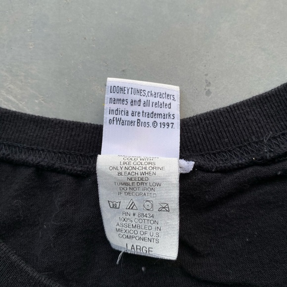 Vintage Looney Tunes Taz cartoon tank top - Picture 3 of 4